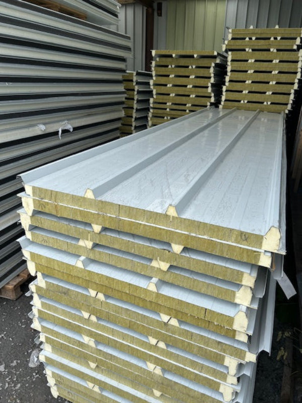 Sandwich panel roof
